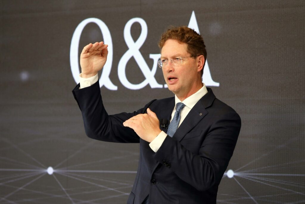 "한국 너무 좋아요~" 벤츠 회장, 모든 벤츠에 한국 부품 들어간다. 2 메르세데스-벤츠 올라 칼레니우스 회장의 한국 사랑