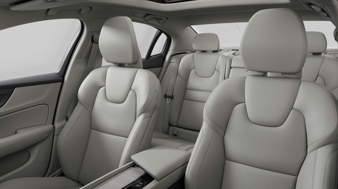 볼보 S60 다크 에디션 가격