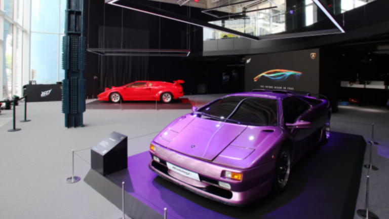 람보르기니 창립 60주년 팝업 라운지