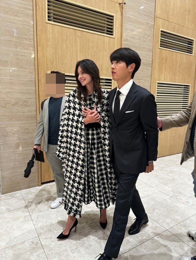 "와 이게 그 차였어?" 송중기가 판매해 기네스북에 올랐던 자동차의 정체 2 송중기
