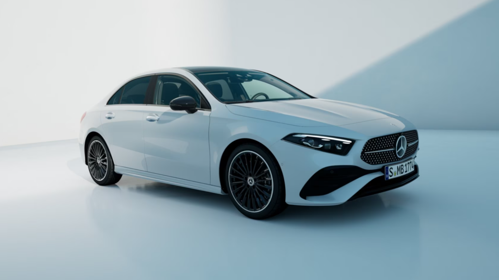 "정말 벤츠를 이 가격에?" 벤츠 A클래스 공개.. '취향 저격이네' 6 벤츠 더 뉴 A클래스 출시