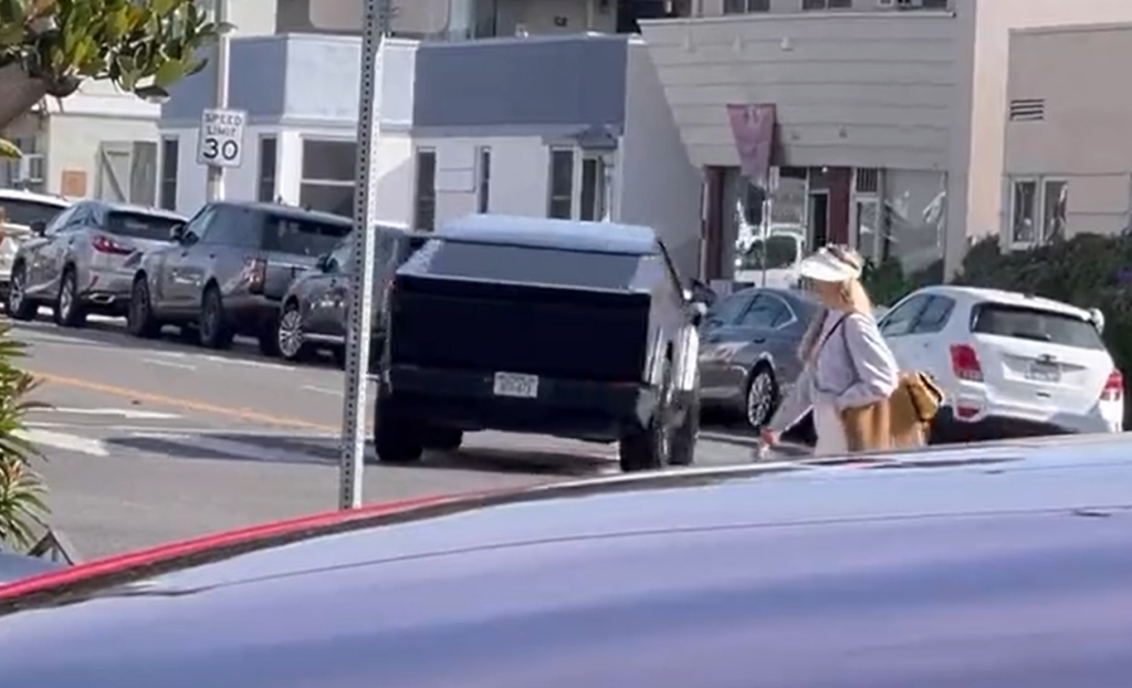 "현대차 어쩌죠?" 테슬라 사이버트럭, 기다리길 잘했는데? 3 테슬라 사이버트럭 랩핑 가격
