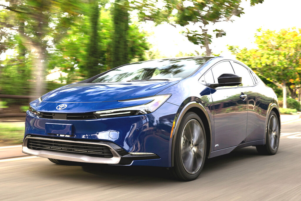 "현대차 차주들은 배아프겠다".. 압도적인 연비 자랑하는 토요타 프리우스 출시 1 토요타 프리우스 출시