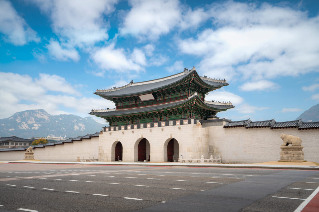 “부모 등골 어떡해요..” 늘어나는 경복궁 복구 비용,하루 얼만가 봤더니 ‘어머나’ 3 경복궁 복구 비용