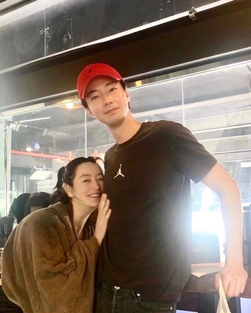 "자기야 사랑해요.." 청룡의 여왕 김혜수, '자기♥' 호칭 쓰는 뜻밖의 이유 3 김혜수