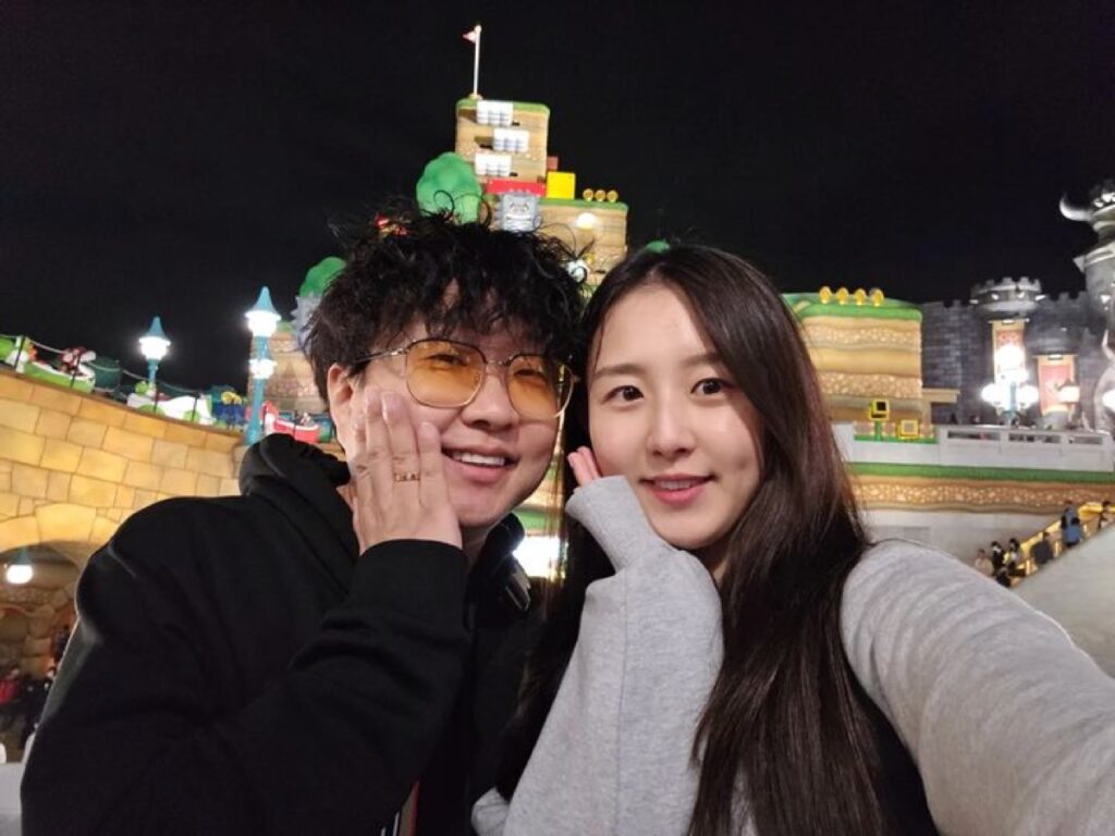 “매니저 아니었나요?!”..17살 연하 아내♥︎와 결혼한 44살 연예인 일상 공개 3 연예인