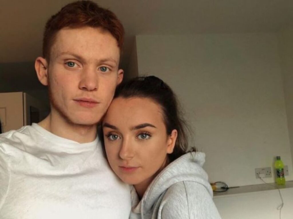 “3천억이 날라 갔어요..” 로또번호 다 맞춰 좋았는데.. 20대 커플, 무슨일이 2 로또번호