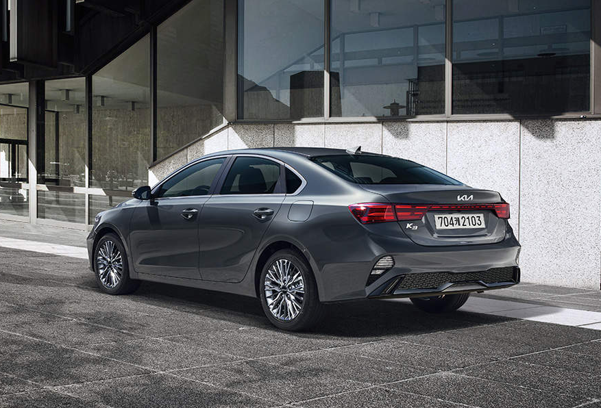 "이렇게 만들면 어떡해요?!" 기아 K4, 실내 유출에 2030 아빠들 총알 장전중 5 기아 K4 출시