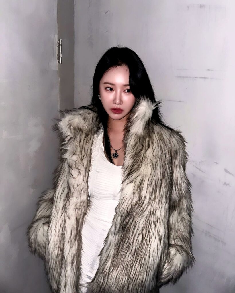 폭식하고 토해…사이다 같은 고음으로 유명한 여가수의 안타까운 근황 6 브브걸민영