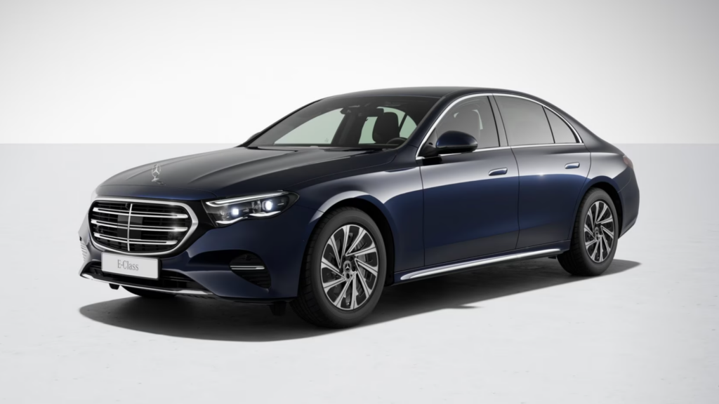 "BMW 심각해지겠는데요?!" 벤츠 8년만에 공개한 하이브리드 세단, 연비가 이 정도? 4 벤츠 E클래스 출시
