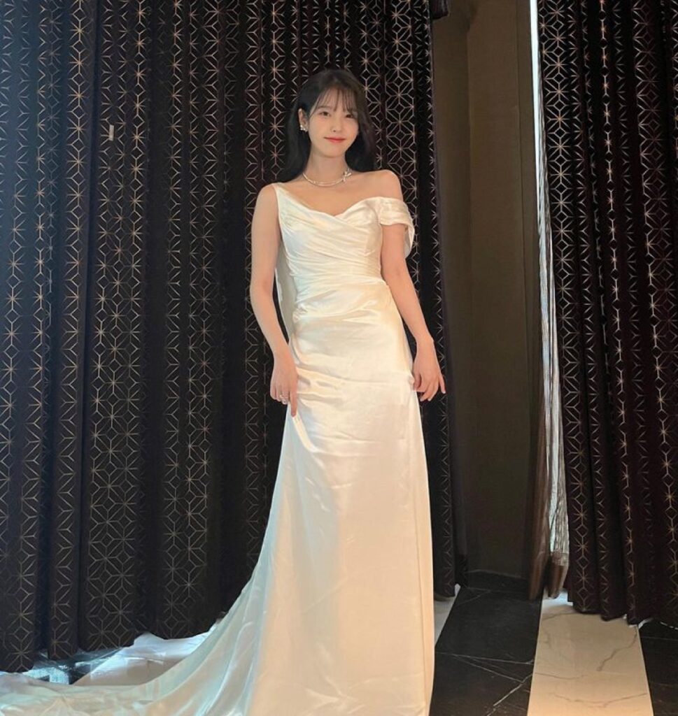 아이유♥이종석, 열애 1년만에 들려온 깜짝 소식 2 아이유