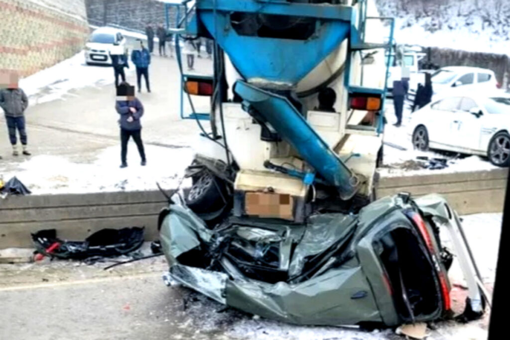 "종잇장처럼 구겨졌다" 비웃음 사던 캐스퍼, 막상 드러난 상황에 네티즌들 '갑론을박' 1 캐스퍼