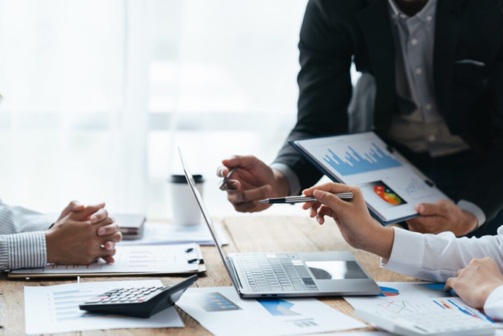 "종잇장처럼 구겨졌다" 비웃음 사던 캐스퍼, 막상 드러난 상황에 네티즌들 '갑론을박' 3 캐스퍼