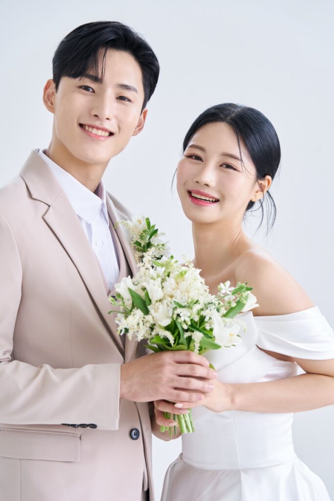 "연애? 그게 뭔가요?"...2030세대 절반 이상이 '모솔', 대한민국 이제 어떡해요? 3 연애