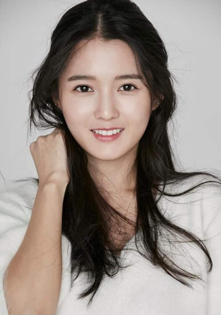 갑자기 '과일 장사' 하고 있는 미모의 여배우, 큰 용기 낸 이유 에 '깜짝' 3 과일 장사