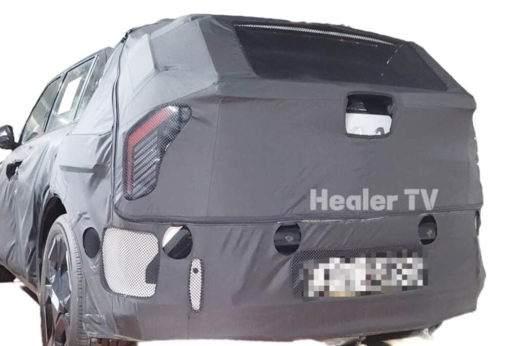 "EV9 미니버전 아니야?!"…EV3 GT라인 스파이샷 공개에 관심 '폭주' 5 기아 EV3 GT 라인 출시