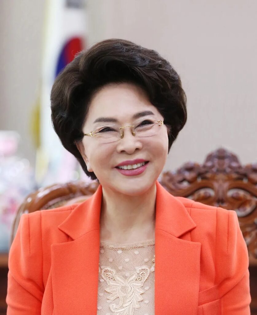 "수업 거부 의대생들?".. '전쟁통에 의학 공부' 이길여 총장, 마침내 후배들 향해 입 열었다 3 이길여