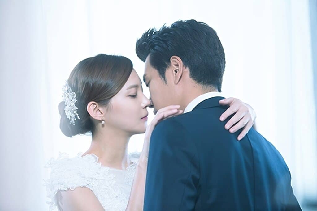 "보자마자 빠져들었어요"...촬영 중에 눈 맞아 결혼♥까지 하게 된 스타들, '이렇게나 많았어?!' 1 연예인 결혼