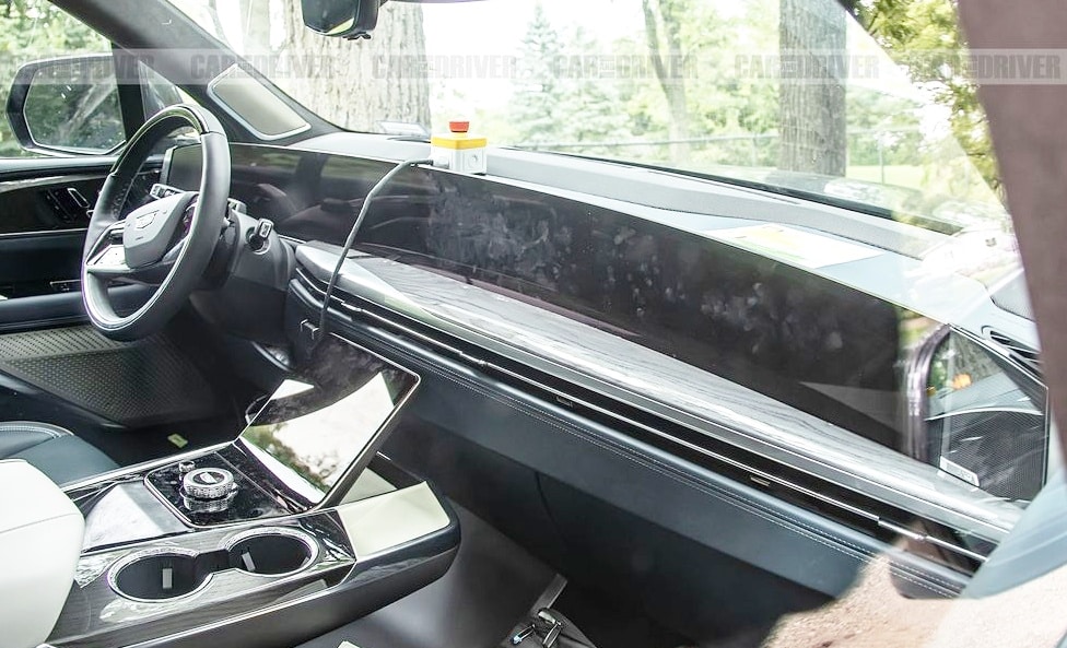 "SUV의 끝판왕 등장"…선공개한 캐딜락 에스컬레이드 V의 '미친' 존재감 5 캐딜락 에스컬레이드 부분변경 출시