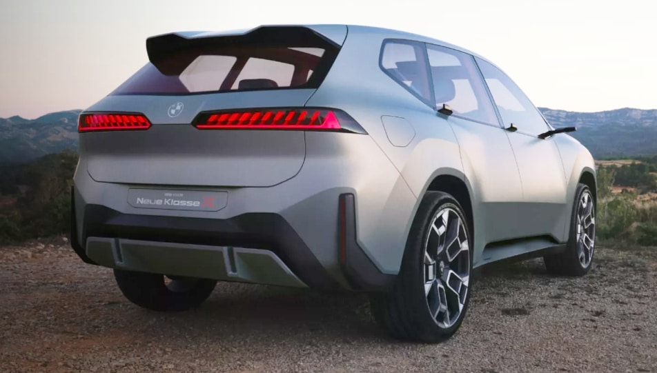 "현기는 이미 하고 있는데 이제야?"..BMW 적용한 신기술에 네티즌 '어리둥절' 4 BMW 노이어 클라쎄 시리즈 V2L 도입