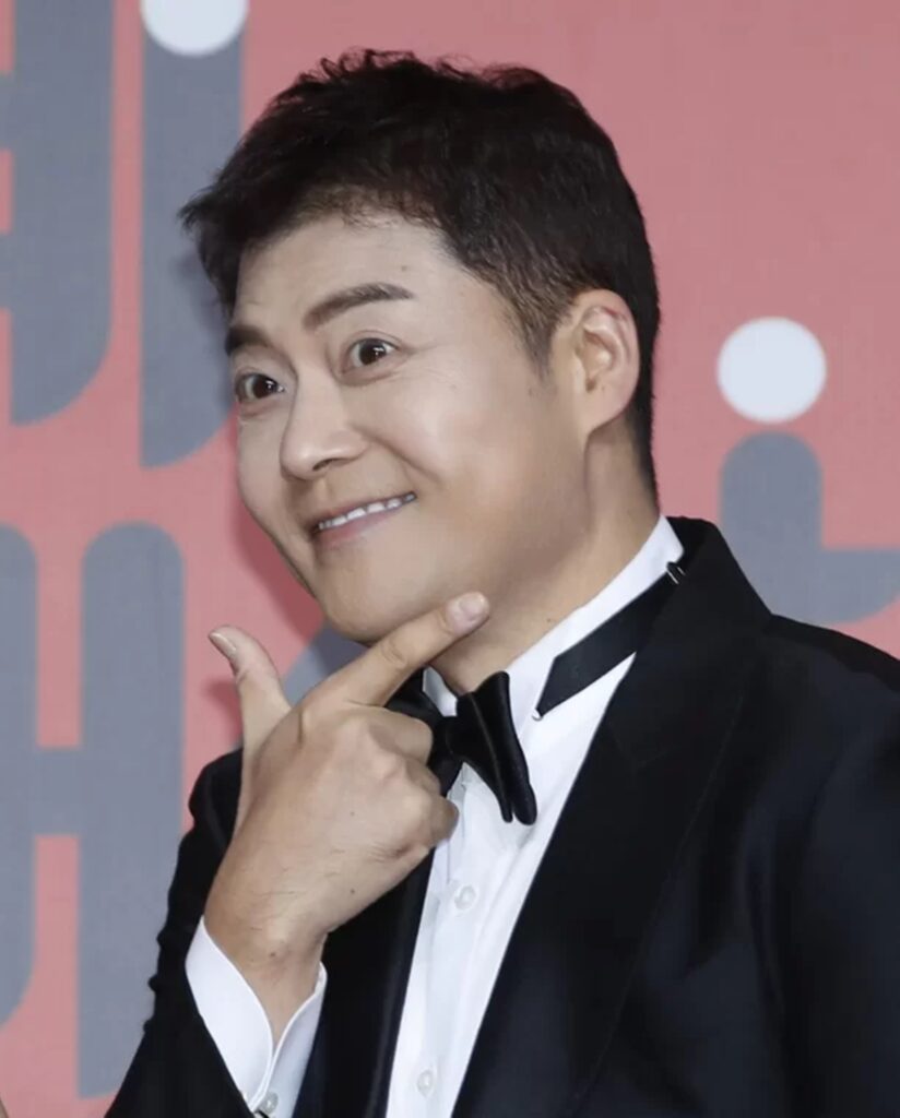 "김구라도 유재석도 아니었네?!"...'유느님' 제치고 방송 최다 출연한 MC, '이 사람'이었어? 4 유재석