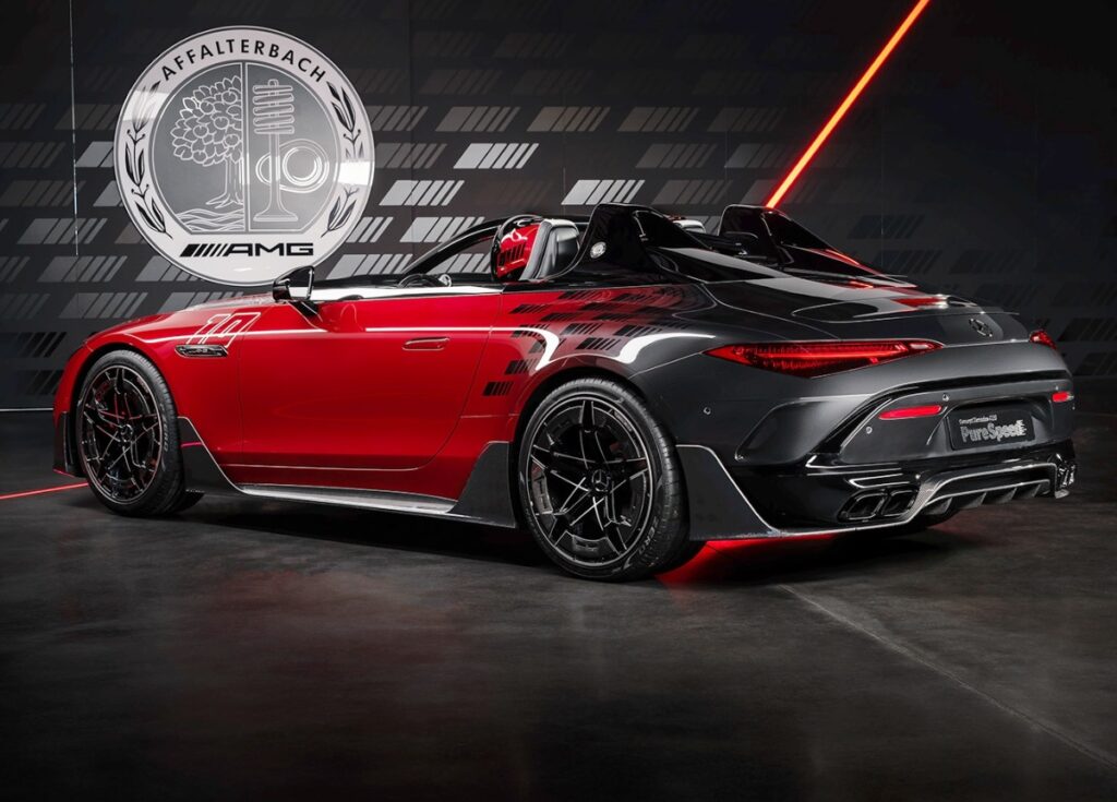 "돈 있어도 못산다"..전세계 딱 250대만 파는 초럭셔리 스포츠카, 아빠들 '난리' 4 벤츠 미토스 시리즈 모델 공개