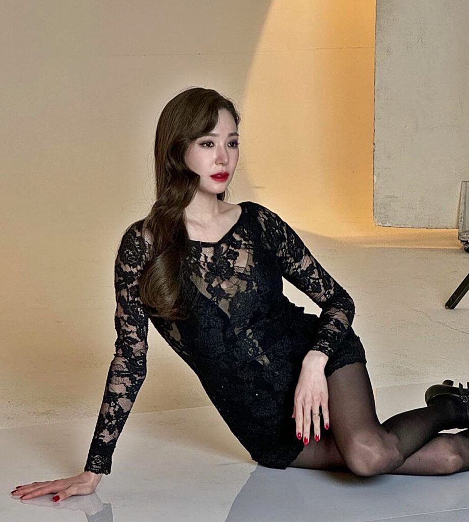 "10년 넘게 동고동락했는데"...퇴사 후 SM 방문한 소녀시대 티파니, 입구서 맞이한 서운한 소식은?! 5 티파니