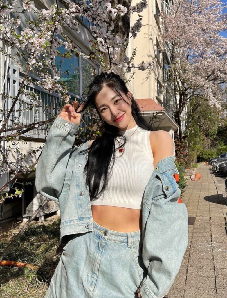 "10년 넘게 동고동락했는데"...퇴사 후 SM 방문한 소녀시대 티파니, 입구서 맞이한 서운한 소식은?! 2 티파니
