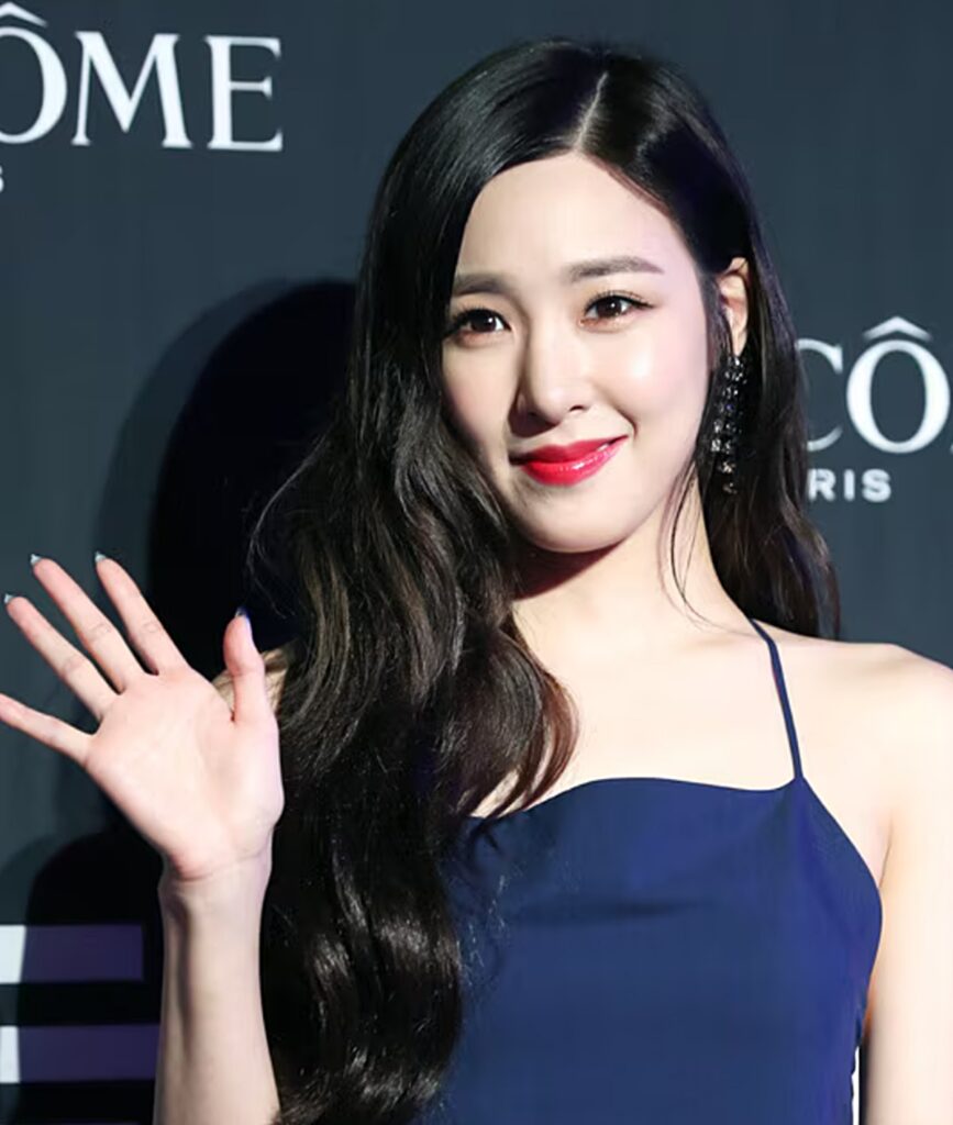 "10년 넘게 동고동락했는데"...퇴사 후 SM 방문한 소녀시대 티파니, 입구서 맞이한 서운한 소식은?! 4 티파니