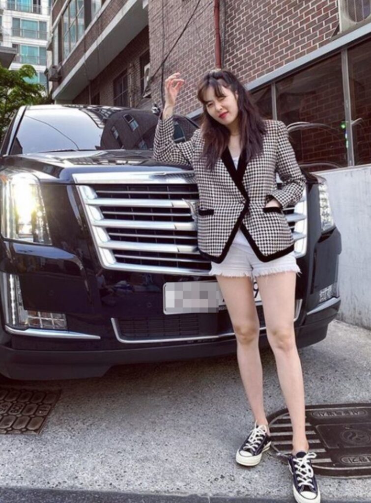 "이게 다 얼마야?!"..마초적 슈퍼카만 골라서 탄다는 현아, '억'소리나는 자동차 클라스 4 현아