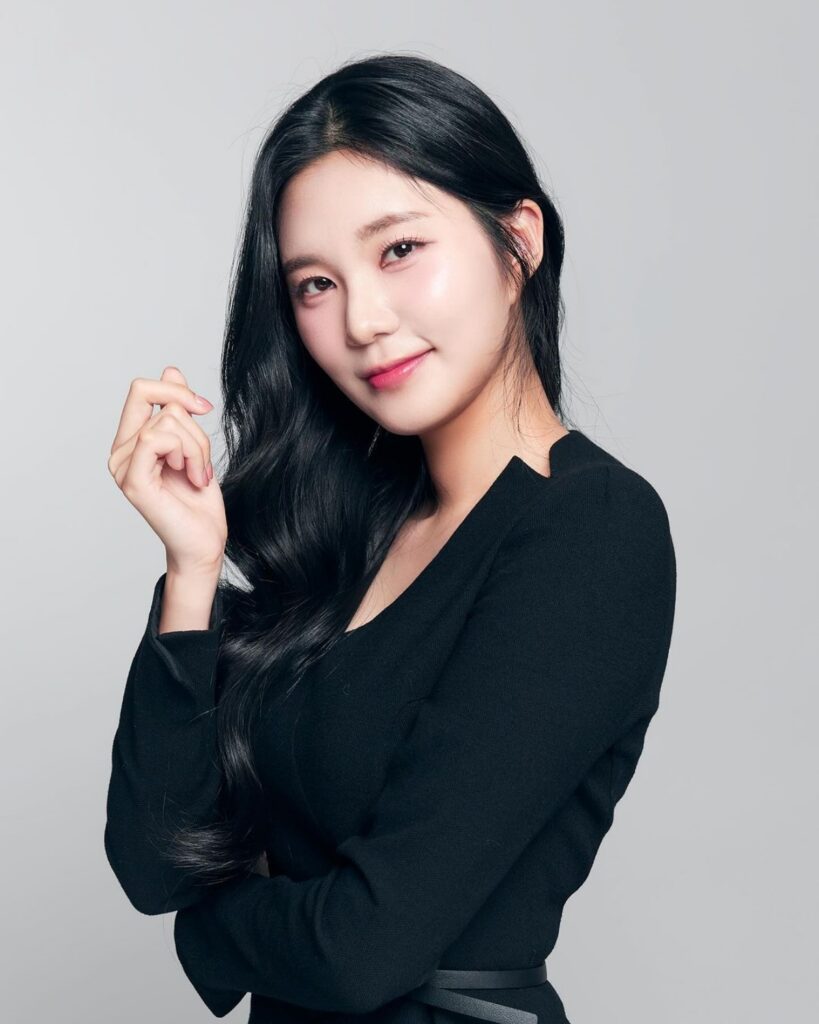 "말도 안돼! 같은 사람 맞아?!"..전국노래자랑서 '찔레꽃' 불러 우승한 20살 여성, 근황 살펴보니… '어머나' 2 강승연