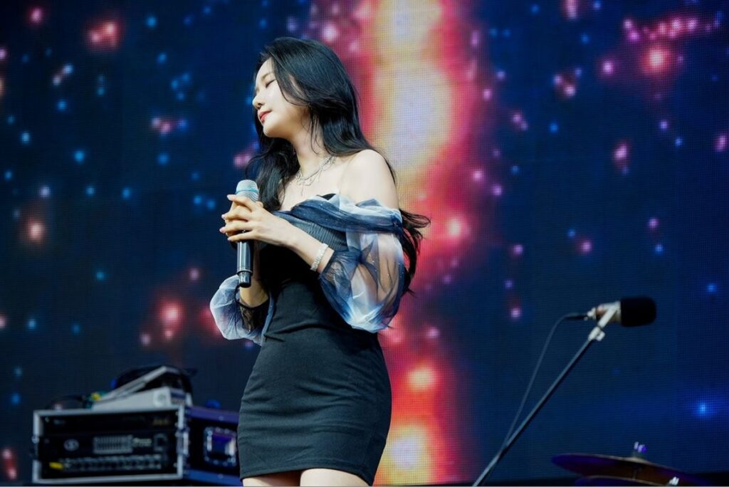 "말도 안돼! 같은 사람 맞아?!"..전국노래자랑서 '찔레꽃' 불러 우승한 20살 여성, 근황 살펴보니… '어머나' 3 강승연