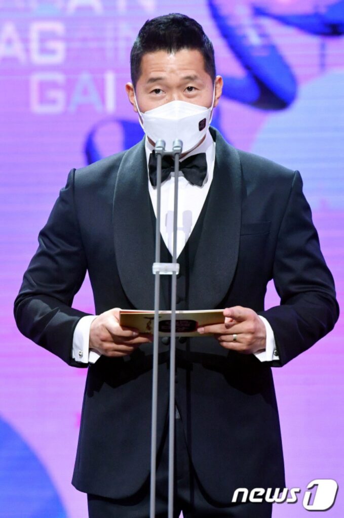 "도대체 무슨 일이 있었던거야?!"..개통령 강형욱, 퇴사한 직원들이 남긴 리뷰에 '화들짝' 4 강형욱