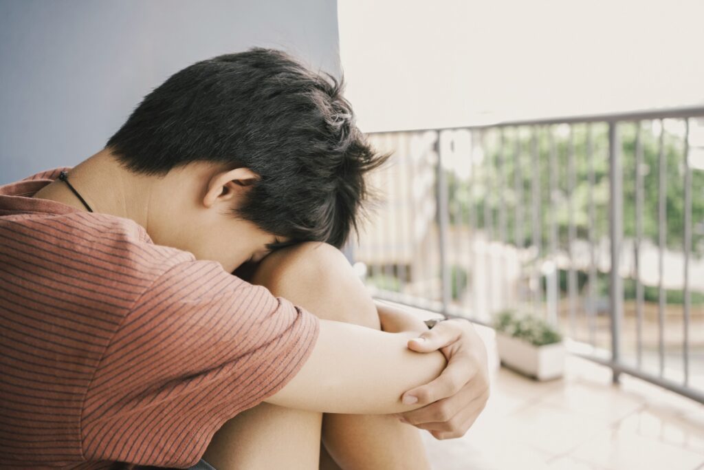 "아이가 8년간 방에서 나오지 않아요"..베이비부머 부모 울리는 은둔 자식들, 국내에만 '이정도?' 7 은둔형 외톨이