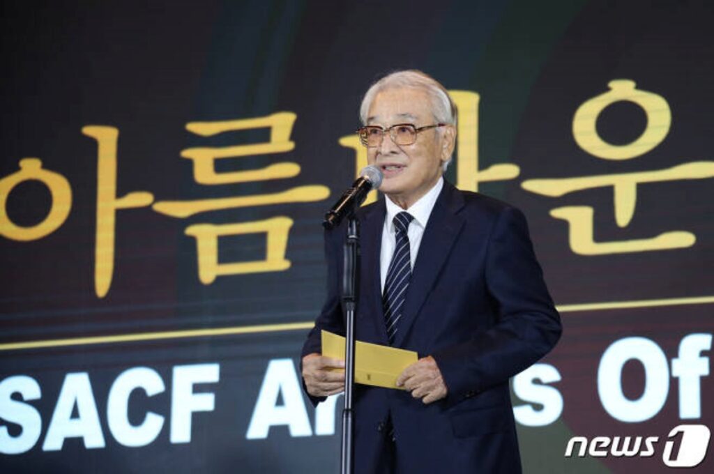 90세 현역배우이자 대한민국 연기의 산 증인, 그가 뱉은 한마디에 최민식·이병헌도 '결국' 7 이순재