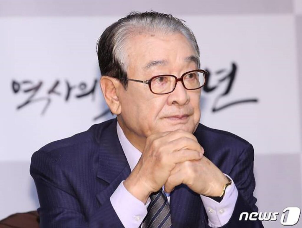 90세 현역배우이자 대한민국 연기의 산 증인, 그가 뱉은 한마디에 최민식·이병헌도 '결국' 3 이순재