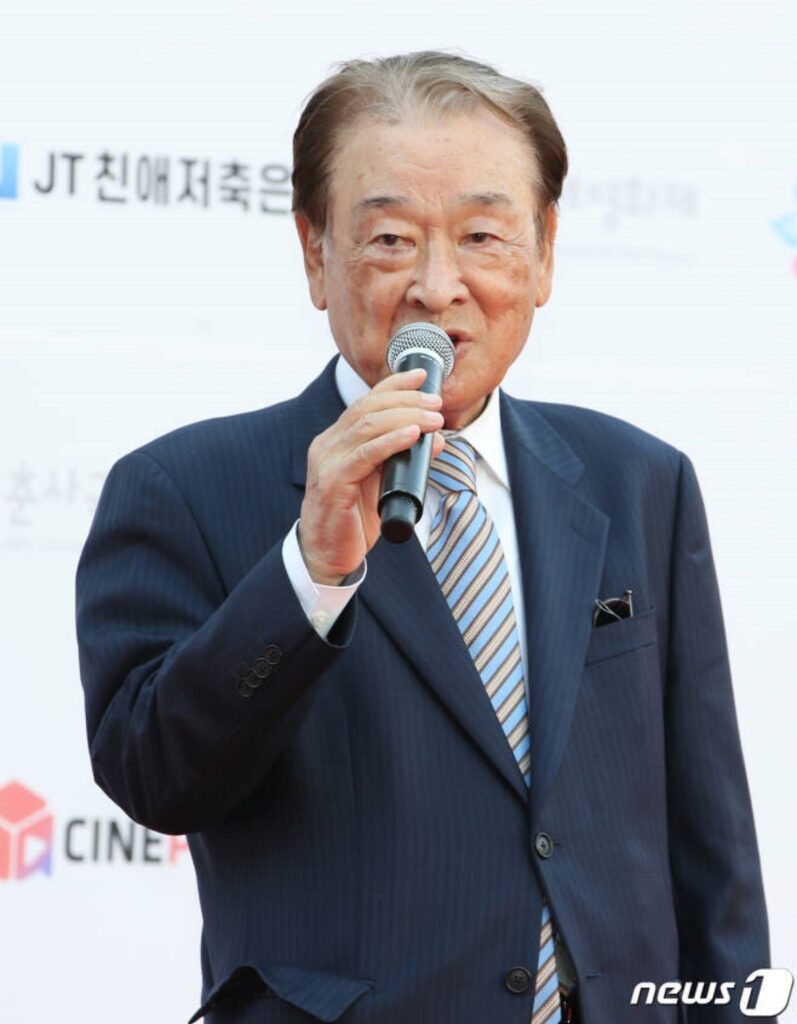 90세 현역배우이자 대한민국 연기의 산 증인, 그가 뱉은 한마디에 최민식·이병헌도 '결국' 6 이순재