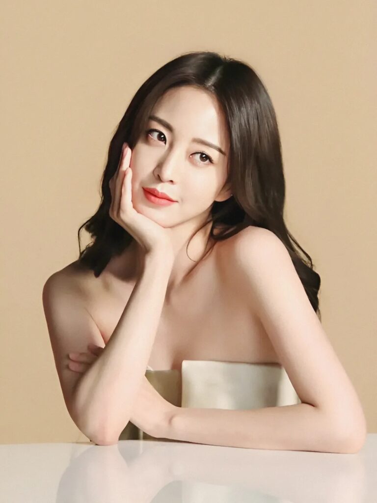 "걸어다니는 중소기업이었구나!?"..10살 연하와 결혼♥ 발표 한예슬, 그녀의 놀라운 수익에 '깜짝' 5 한예슬