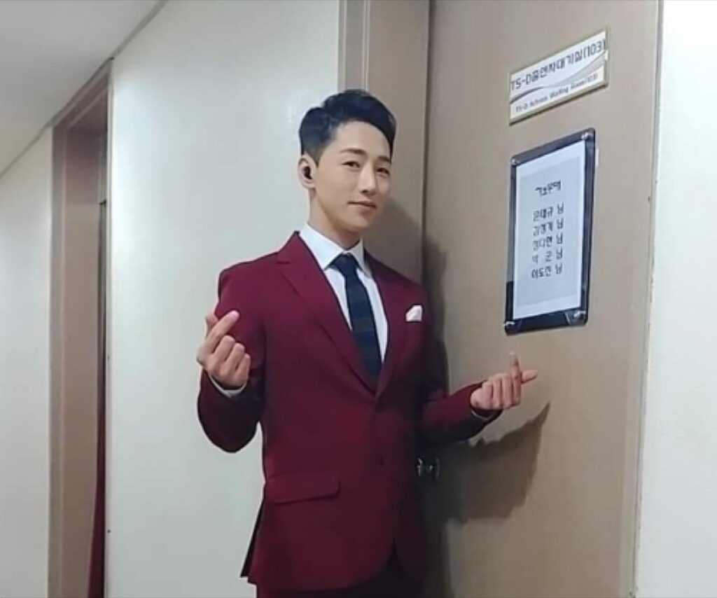 특전사 15년 트로트 가수 박군, '470만원 軍 연금'...뒷골 당긴다는 이유는? 3 박군