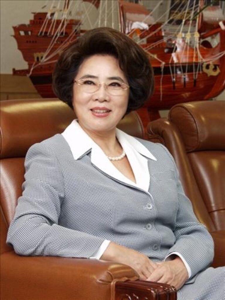 "세월을 비켜간 비법이?!"..대한민국에서 이보다 동안일 수 없다는 90대 근황 2 이길여