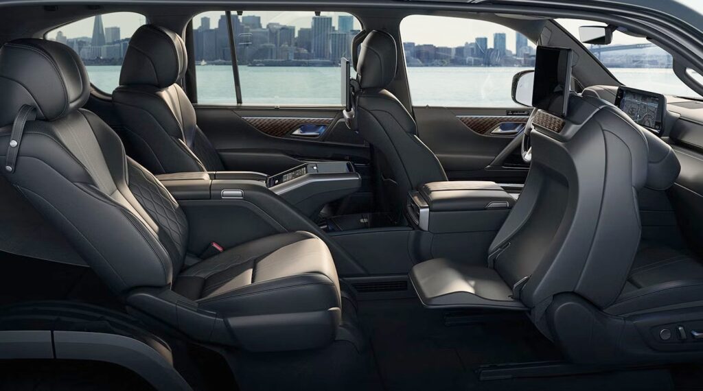 "이거 보고 아빠들 벌써 줄섰다"..한국 땅 밟은 렉서스 LX 700h, 놀라운 스펙에 기대감 '활짝' 4 렉서스 LX 700h 2025년 상반기 출시