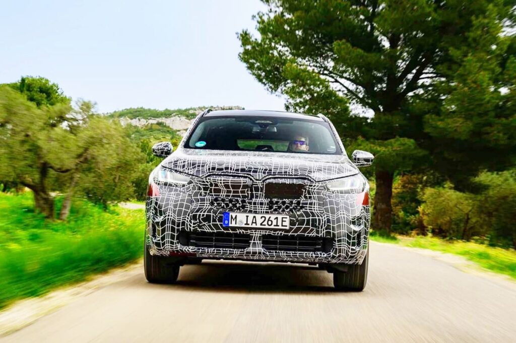 "아빠, 자동차 콧구멍이 이상해요"..BMW 디자인의 핵심, 새로운 키드니 그릴 유출?! 3 BMW 신형 X3 디자인 유출