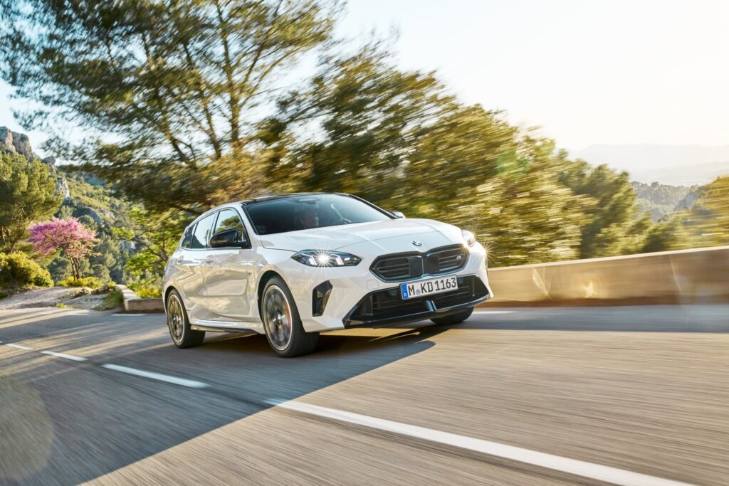 "X1 사촌동생?! 아니에요"..BMW 공개한 신형 1시리즈, 디자인 보니 '대반전' 2 BMW 1시리즈 디자인