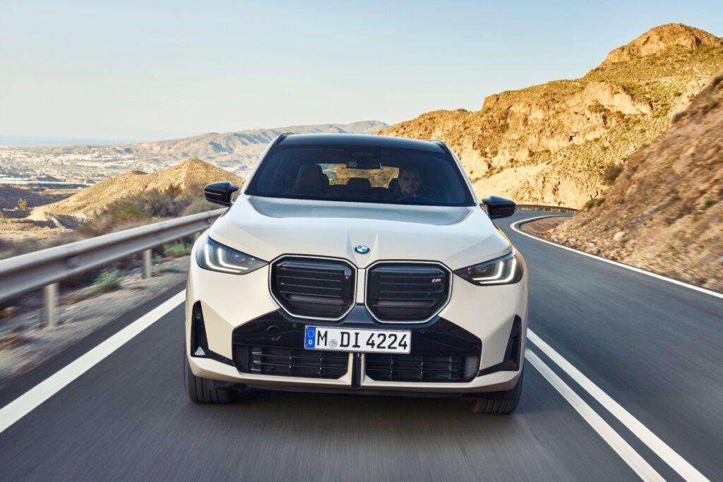 "확 바뀐 모습에 깜짝 놀랐다"..마침내 선보인 BMW 역작, 키드니 그릴 실화?! 1 2025 BMW X3 가격