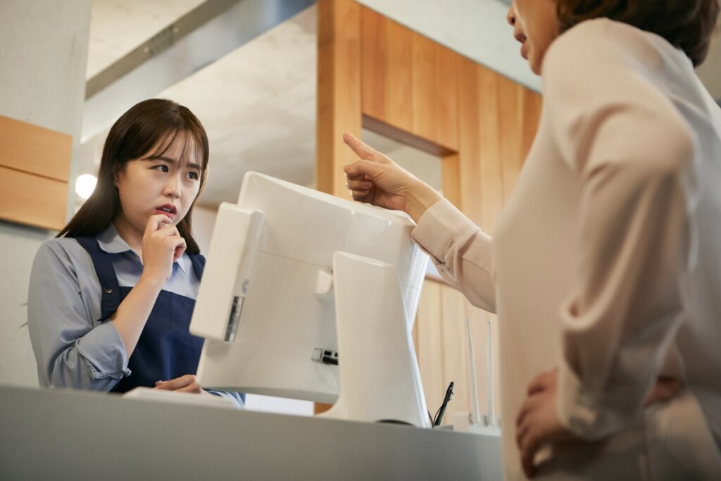 "123만원 어치 다 구웠는데"..갑자기 나몰라라 빵집 손님, 고소 당하더니 결국엔?! 4 빵집 손님
