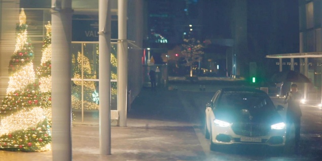 "'눈물의 여왕' 김수현 타던 차?"..국내 출시 예정된 벤츠 마이바흐 SUV, 가격은 얼마? 5 벤츠코리아, '눈물의 여왕' 차량 지원