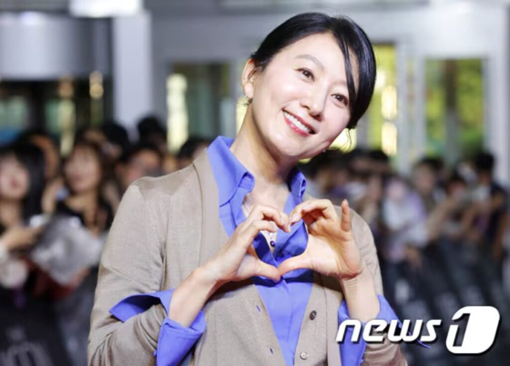 김희애