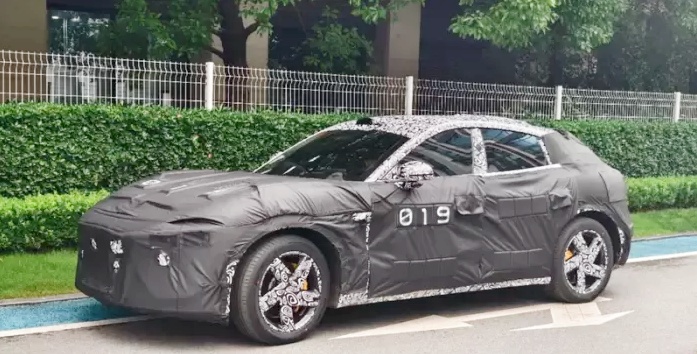 샤오미 SUV MX11 스파이샷 포착