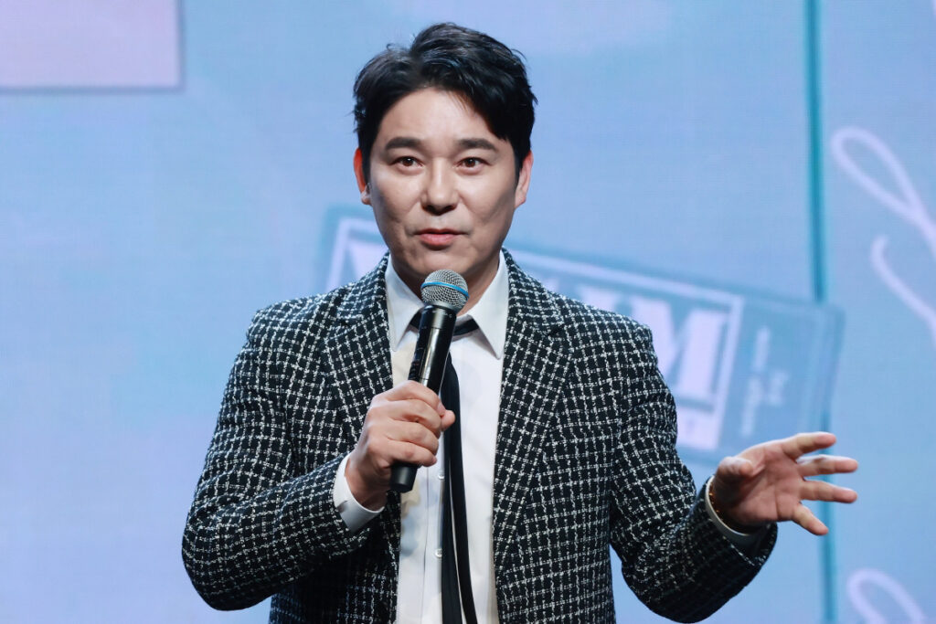 "돈이 얼마나 많길래"... '걸그룹 200억 투자' 임창정, 대가족 태우고 다니는 고급 SUV의 정체는?! 2 임창정