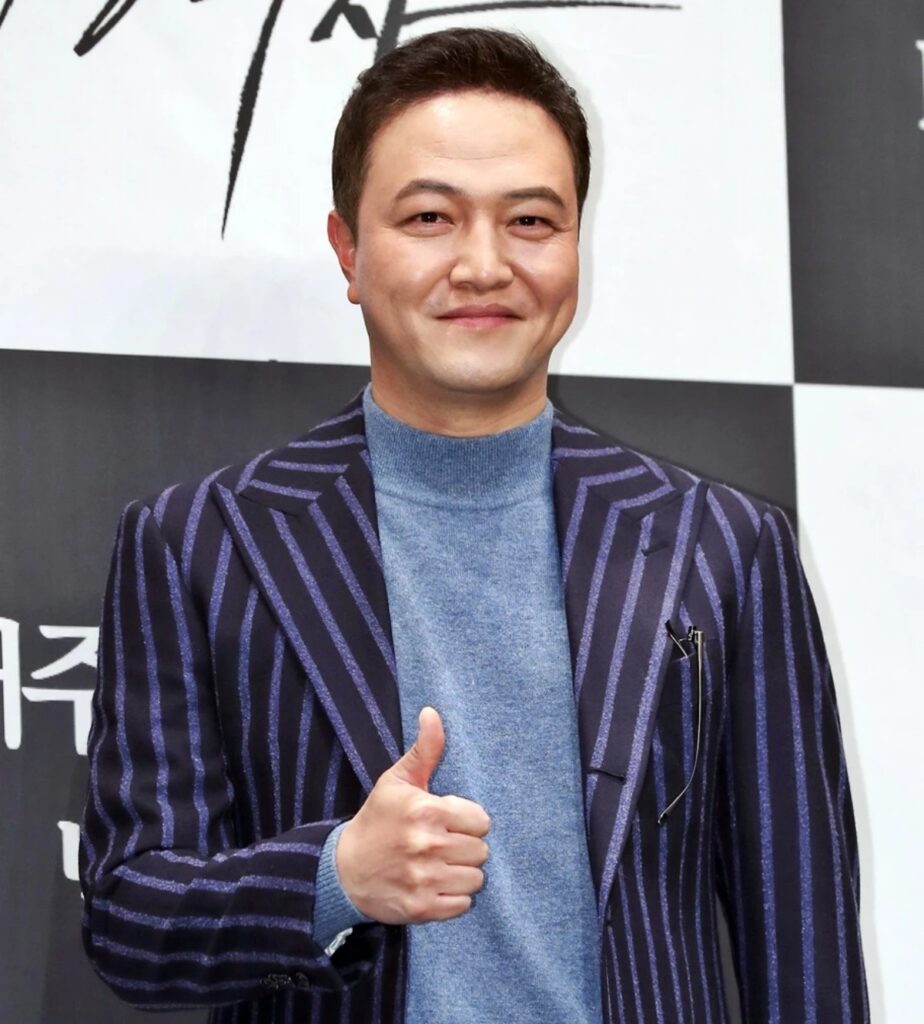 정웅인